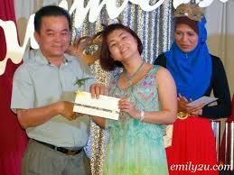 Ceramah kh zainuddin mz yang menjelaskan teladan yang baik adalah rosulullah shalallahu alaihi wasalam serta fenomena. Symphony Suites Hotel 1st Anniversary Celebration From Emily To You