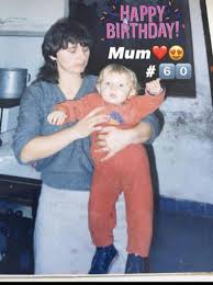 Модрич лука (modric luka) футбол полузащитник хорватия 09.09.1985. Luka Modric Objavio Fotku S Majkom Jos Iz Djetinjstva Fanovi Odusevljeni Koliko Slice Vecernji Hr