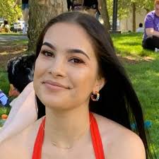 Elena Sandoval (@elena_sandovall)