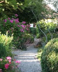 Abendrunde Durch Den Garten Evening Walk Through My Garden Hagedesign Haveinspiration Tradgard Tradgardsdesign Mint Garten Ideen Garten Naturnaher Garten