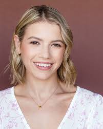 Amanda Blackard's Instagram, Twitter & Facebook