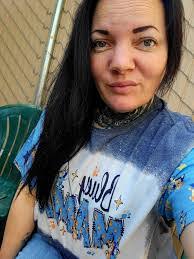 Renee Wray's Instagram, Twitter & Facebook