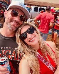 Jessica Sundstrom's Instagram, Twitter & Facebook