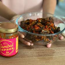 Cara membuat sambal geprek bensu pun ternyata hampir sama dengan sambal untuk ayam pada umumnya. Sambal Geprek Istimewa Asli Sedap Pedas Menyengat 150g Sambal Ayam Geprek Shopee Malaysia