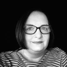 Holly Keeling's Instagram, Twitter & Facebook