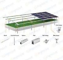 hohe vormontierte Schraubpfahlgründung Solargestell ...
