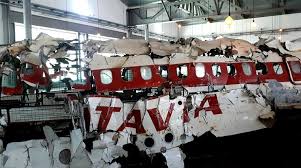 Impegno per ricostruire la verità dei fatti «la strage di quarantuno anni or sono, nel cielo di ustica, è impressa nella coscienza degli italiani come una tragedia straziante, che ha strappato alla vita. 40 Anni Fa La Strage Di Ustica Mattarella I Paesi Alleati Collaborino Su Ustica Tele8