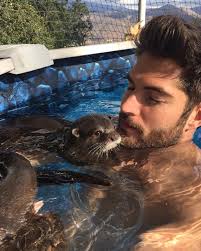 Goood Morning! I'm doing a contest that will benefit rescued animals, and  the winners will join me for a swim with otters 🤙🏼 enter here 👉🏼  https://www.123wish.com/chances/nick-bateman