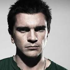 Juanes bate récords al acumular cinco Grammys Latinos más en la 9ª edición  de los galardones