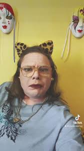 time to give.......pussi kiss to everone xoxoxox