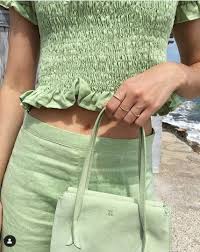 Kombinasi warna cat rumah hijau daun selamat datang kawan yang kami banggakan buat hari ini kita akan mengulas tentang kombin di 2020 rumah hijau rumah minimalis rumah. Siap Siap Warna Hijau Pistachio Bakal Jadi Tren Jelang Musim Gugur 2019