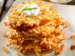 Ricette per tutti, facili e veloci da realizzare. Frittelle Di Patate E Cipolle La Ricetta Per Dei Piatti Gustosi Ed Economici