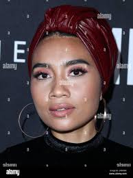 Missguided hi-res stock photography and images