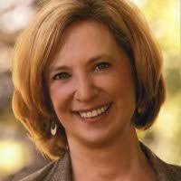 Lynn Molnar's Instagram, Twitter & Facebook