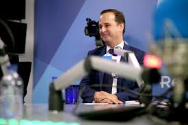 Últimas notícias sobre fernando medina publicadas em idealista.pt/news. Medina Promete Seis Mil Casas Para Classe Media Psd E Cds Criticam Habitacoes Vazias Renascenca