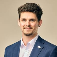 HMRC's Transformation Roadmap: 50+ digital projects, including AI for  customer service