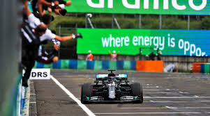 Dimanche 1er août, 15 heures. Cofz049per9n4m