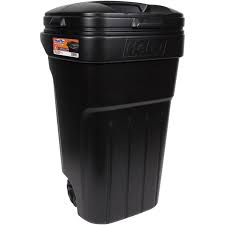 This is also a good time to scrub the lid of your garbage can too. Hefty 32 Gallon Wheeled Outdoor Trash Can Black Walmart Com Walmart Com