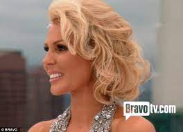 Gretchen rossi long wavy hairstyle. Real Housewives Gretchen Rossi Pops The Question After Slade Smiley Jets In On Helicopter For Romantic Rooftop Proposal Daily Mail Online