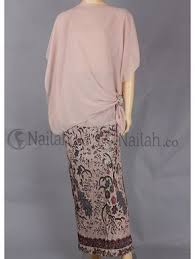20 model baju brokat atasan yang lagi booming. Stelan Batik Sifon Santika Rp 199 000 00 Stelan Kain Batik Lilut Dengan Atasan Sifon Model Batwing Cocok U Model Pakaian Model Pakaian Muslim Model Baju Wanita