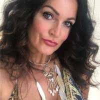 Lisa Hewitt's Instagram, Twitter & Facebook