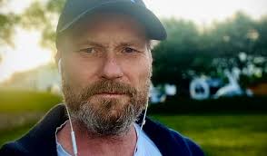 Thomas Blom går fra å jobbe med livearrangementer til merkevarebygging hos  Salesforce Norge