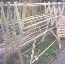 Sebelum memulai cara membuat pagar bambu unik, perhatikan terlebih dahulu bentuk materialnya: Di Kampung Ini Bambu Mampu Memberikan Kehidupan Halaman All Kompasiana Com