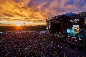 Rock am ring is hoping to be back at the famous nurburgring in 2022, bringing to the venue a great lineup of top acts as always. Rock Am Ring Sturmischer Start In Der Eifel