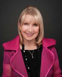 Linda Smith's Instagram, Twitter & Facebook