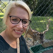 Im Rahmen unserer Exkursion stand gestern auch ein Besuch im  @wildpark.feldkirch auf dem Programm. 🌲 🦌 Der Betriebsleiter führte uns  durch den Park und gab spannende Einblicke in die tägliche Arbeit mit