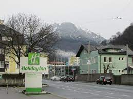 The old town can be reached in 10 minutes. Fruhstuck Buffet Aufnahme Von Holiday Inn Salzburg City Tripadvisor