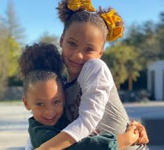 Let's take a look at how steph and ayesha curry settled on the name riley! Ayesha Curry And Stephen Curry S Kids Are A Mood