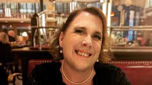 'Jeopardy!' Champion Amy Schneider Engaged to Genevieve Davis