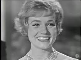 Julie Andrews Wins Best Actress