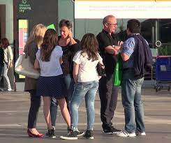 Acesta a declarat pentru wowbiz ca luni a aflat despre decizia conducerii televiziunii si ca vor fi afectate 40 de persoane. Asta Nu E Comedie Toni Grecu Si A Pus Mainile In Cap Dupa Ce Sotia L A Lasat Fara Replica