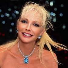 Erin Mowry's Instagram, Twitter & Facebook