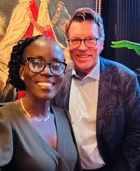 Tara Thorne's Instagram, Twitter & Facebook