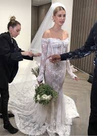 Pin By Dana Harel On Hailey Baldwin In 2020 Celebrity Wedding Dresses Off White Wedding Dresses Simple Wedding Gowns