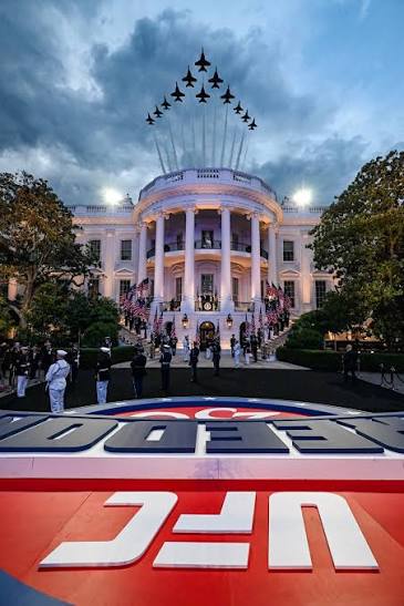 The military flyover during the National Anthem at yesterday's UFC Freedom  250 event at the White House 👇