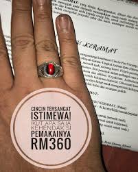 Berikut adalah perkembangan bayi 4 bulan yang dapat anda amati. Cincin Kubu Keramat Lelaki Cincin Ajaib Penawar Segala Masalah Warna Batu Permata Asli Cincin Adalah Mengikut Wa Gemstone Rings Gemstones Engagement Rings