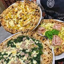 Wie macht man pizzateig selber? Pizza Marco Brontese Nonna Ecla Picture Of Pizzeria Nonna Ma Frattamaggiore Tripadvisor