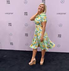 Cassandra steen, beatrice egli and fiona erdmann attends the rebekka ruetz show during the berlin fashion week spring/summer 2020 at ewerk on. Beatrice Egli Ging Euer Instagram Gestern Auch Nicht Deswegen Bekommt Ihr Jetzt Noch Nachtragliche Liebe Grusse Von Der Fashion Week Von Gestern Fashionweek Lenahoschek Naturlich Facebook