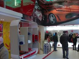 Jun 02, 2021 · ezio greggio alle prese con lo squalo sul litorale romano dalla puntata del: Milano Ferrari Store Ezio Flickr
