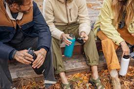 A camel can carry as much as 450kg/990lbs, but a usual and more comfortable cargo. Camelbak Carry Cap 32 Oz Flasche Black Flaschen Bekleidungsgeschaft Termoaktywnie Pl