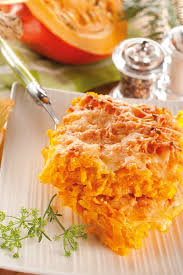 Rapez Le Potiron Dans Un Saladier Battez Les Oeufs La Creme L Ail Ecrase L Assaisonnement Ajoutez Le Pot Gratin Potiron Recette Gratin De Potiron Potiron