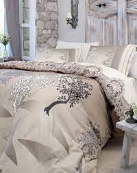 Ekstra dayanıklı kumaş yapısı ve pamuk satenin şık görünümü ile saten nevresim takımı, renk alternatifleriyle dekorasyonunuza mükemmel uyum sağlıyor. Ozdilek Cift Kisilik Soft Life Bonsai Saten Nevresim Takimi Alkapida Com