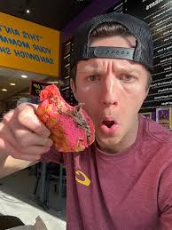 My cookie is bright pink 😳