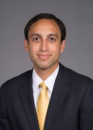 We are excited to welcome UofL SOM alumni Dr. Dexter Weeks, MD, to the UofL  Division of Plastic & Reconstructive Surgery! Dr. Weeks specializes in hand  and upper extremity surgery, burn reconstruction,