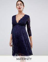 Asos petite porta la tendenza del momento, per cambiare il tuo stile, da volant e pieghe a vita con cinta e chi chi london petite e little mistress petite offrono una scelta di abiti da cerimonia. Flounce London Maternity Vestito Da Cerimonia In Pizzo Con Maniche A 3 4 Blu Navy Asos