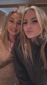 Pretty please can somebody make these photos clearer. And maybe a bit  brighter please 🙏 thank you so much xxxx